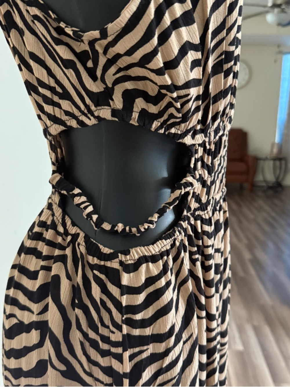 Sleeveless Zebra-Print Maxi Dress in Beige and Black - Picture 6 of 16
